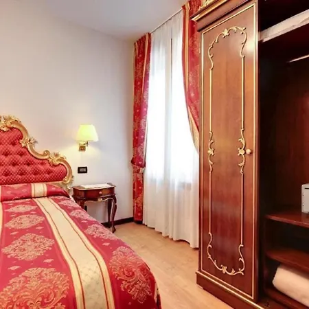 Apartament 5 Min Away From Biennale *